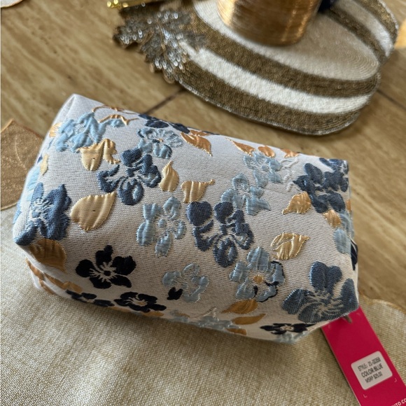 Vince Camuto Makeup Bag NWT - Picture 5 of 12